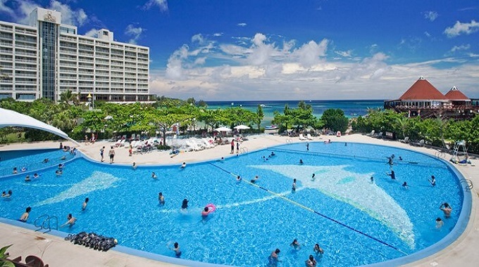 沖縄の5月から6月プールは寒い？気候に合う服装も沖縄在住者が解説します！